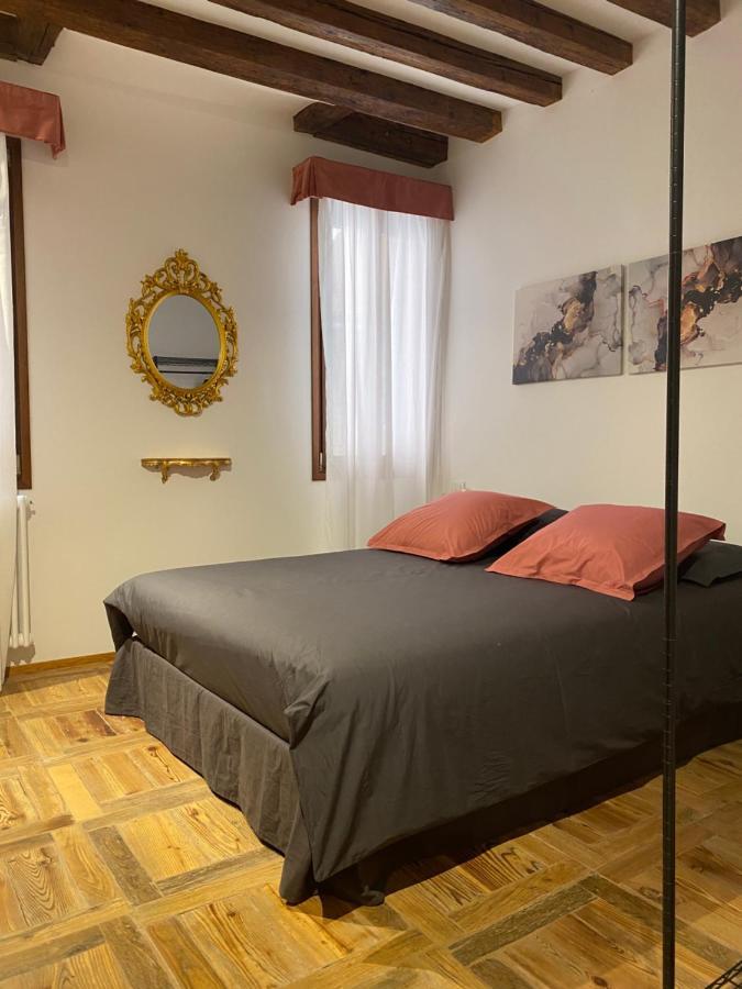 Ca' Degli Specchieri - A Due Passi Da Piazza San Marco Apartman Velence Kültér fotó